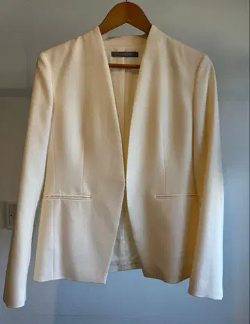 띠어리 럭스 자켓 화이트