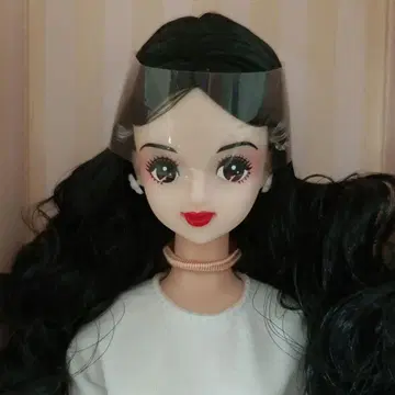 프렌드 H 리카짱 캐슬 뷰티 컬렉션 빨간 립 블랙 헤어