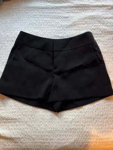 FOXEY 블랙 숏팬츠 38