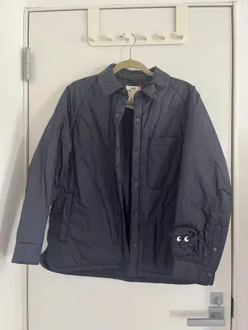 UNIQLO 아냐 힌드마치 콜라보 퍼프 테크 셔츠 자켓 미사용