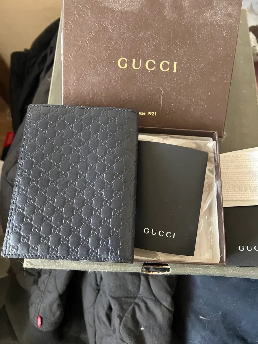 Gucci passport wallet