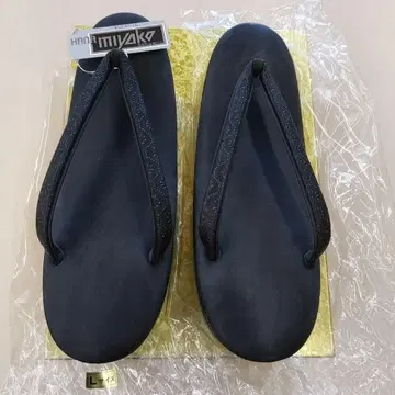 [ 미사용 ] 24.0 하나미야코 천연 가죽 블랙 조리