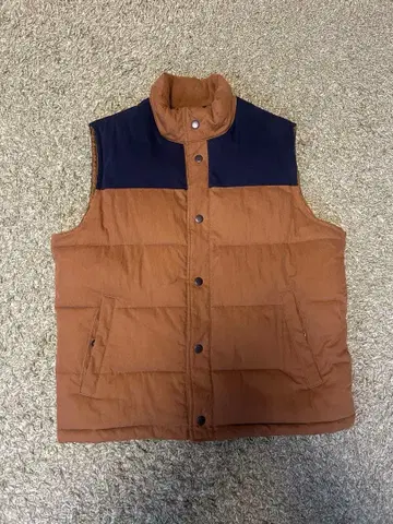 GAP 다운 베스트 스냅 버튼