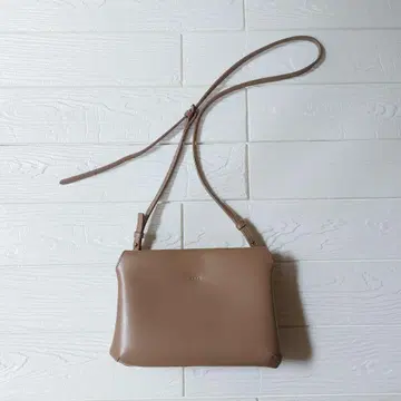 새상품급 YAHKI 별주 Soft W Face 숄더백