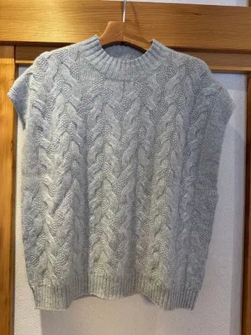 캐시미어 100% 슬리브리스 니트 EVSEG XL