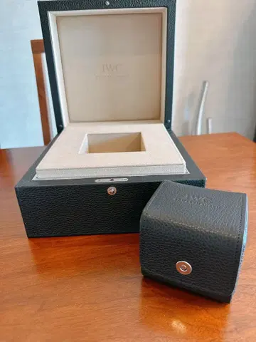 IWC 워치 케이스