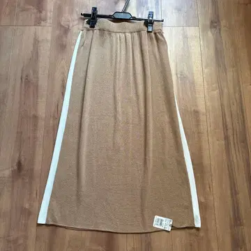 새상품 라디에이트 정가 1만 2000엔 롱 니트 스커트 스콧 클럽