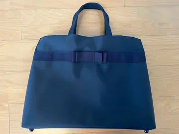 A3 사이즈 대응 수험 덮개 달린 토트백 네이비 코트도 들어가는 대용량