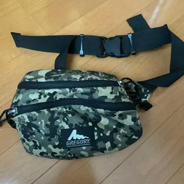 GREGORY 카모플라쥬 바디백 구형 로고