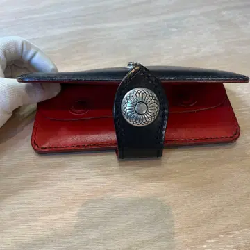 블랙 가죽 장지갑 플라워 모티브 포함