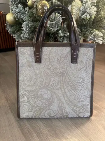 [별주] A VACATION x TOMORROWLAND BOX 토트백