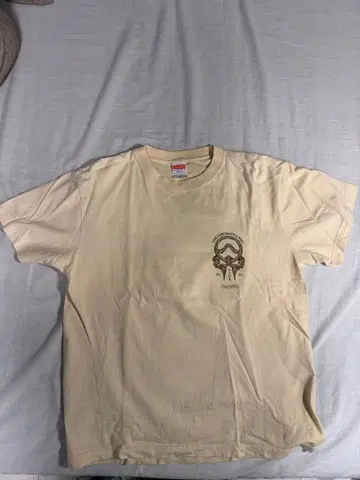 레이디 가가 '크로마티카 볼' 투어 티셔츠