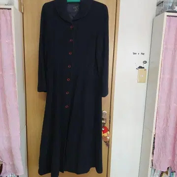 아즈노우아즈 버튼 달린 롱 코트