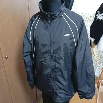 Reebok 블랙 나일론 자켓 (1회 착용) 새상품급