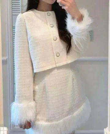 트위드 퍼 자켓 x 미니 스커트 셋업 화이트