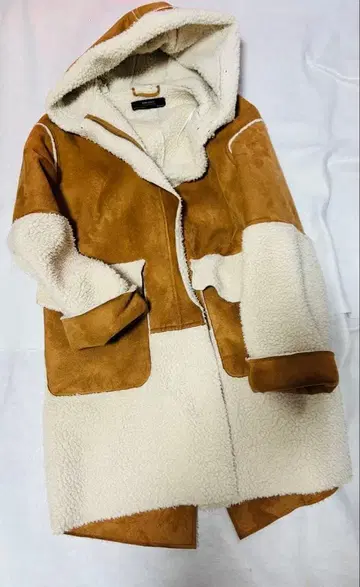 [ 새상품급 ] ZARA 자라 무스탕 코트 보아 바이컬러