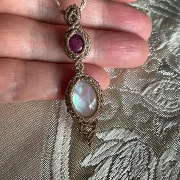 마크라메 목걸이 문스톤 루비