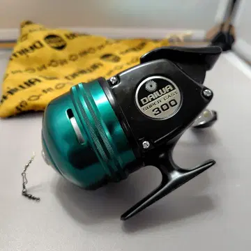 Daiwa Super Cast 300 낚시릴