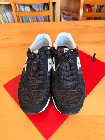 Saucony (써코니 쉐도우) 스니커즈 블랙 24cm-24.5cm