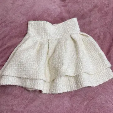 미셸 마카롱 슬림 레그 화이트 트위드 스커트 xs 사이즈