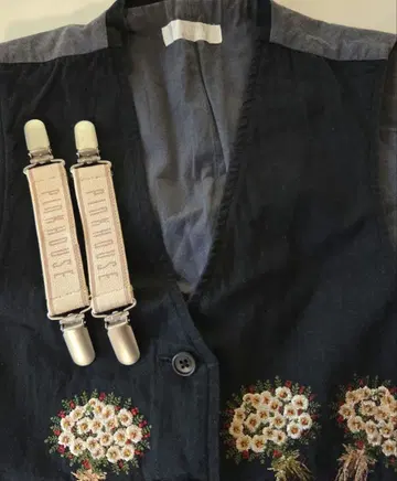 핑크하우스 들장미 자수 베스트 클립