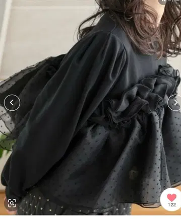 도트 프릴 맨투맨 인기