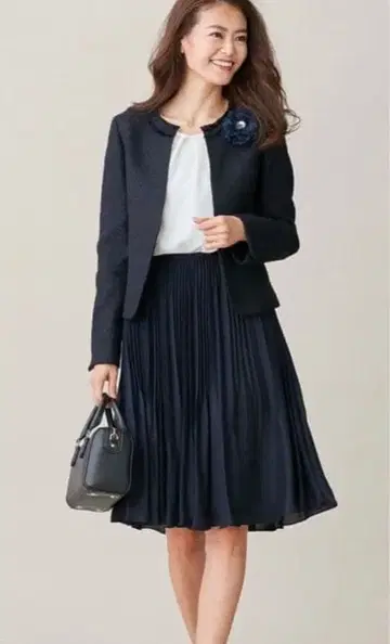 [ 새상품 ] 쿠미쿄쿠 플리츠 스커트 네이비 L