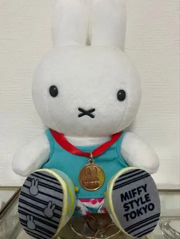 [빨리 구매하는 사람이 임자입니다 도쿄역 한정판] 조깅 미피 봉제 인형