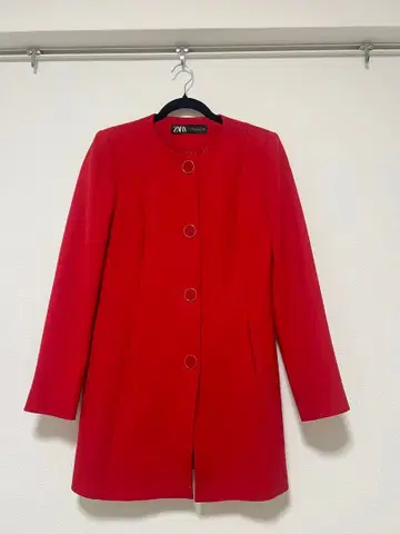 ZARA 레드 체스터 코트