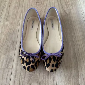 오데트 e 오딜 레오파드 무늬 플랫슈즈 23.5