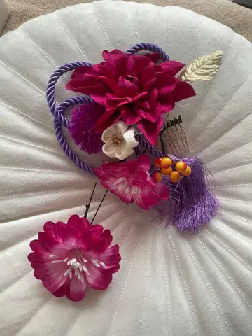 보라색 핑크 꽃 장식 헤어콤