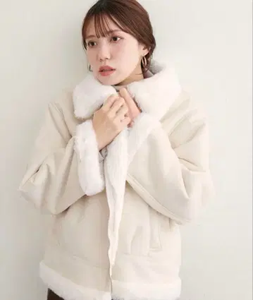 [새상품급] 내추럴 꾸뛰르 인조 모피 무스탕 블루종