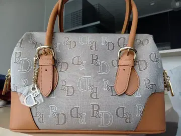 핑키&다이앤 로고 프린트 핸드백