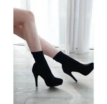 립 서비스 숏부츠