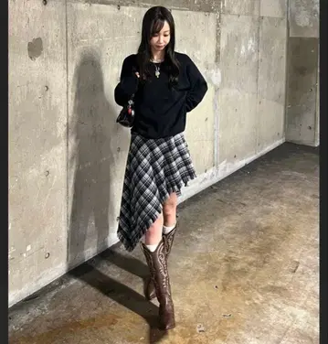 아클레토 비대칭 랩스커트