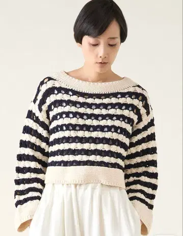 마르티니크 케이블 아이렛 보더 니트