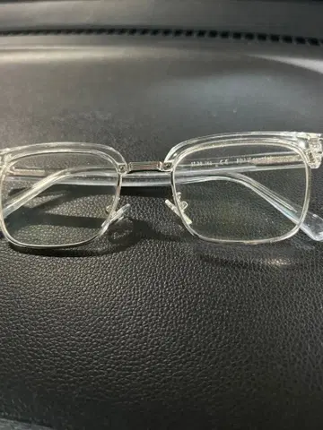 BLUE ELEPHANT 클리어 프레임 안경