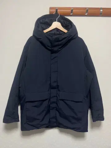 유니클로 새상품급 하이브리드 다운 후드티 네이비