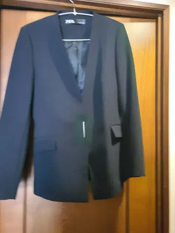 ZARA 블랙 노카라 자켓