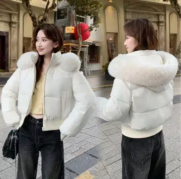 화이트 후드 부착 다운 자켓