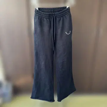 READYMADES 블랙 플레어 팬츠