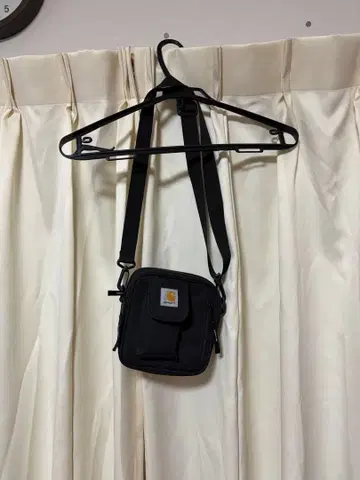 Carhartt 블랙 숄더백