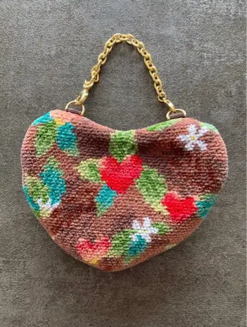 페이러 하트형 파우치 브라운