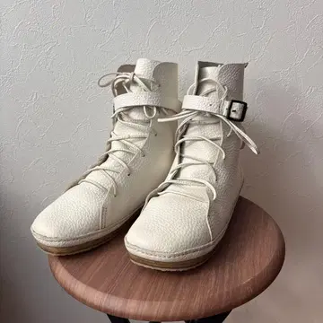 Koos 코스 레이스업 가죽 부츠 화이트 24.5