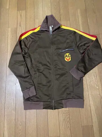 독일군 타입 브라운 저지 M 포켓 부착