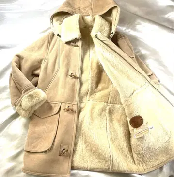 새상품급 레어 XS 사이즈 다운 언더 인터내셔널 무스탕 더플