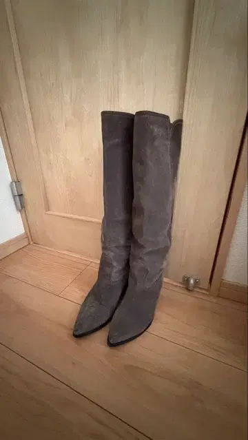 그레이 스웨이드 롱 부츠 중간 힐