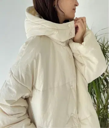 NICE CLAUP 다운 자켓 (후드 탈부착 가능)