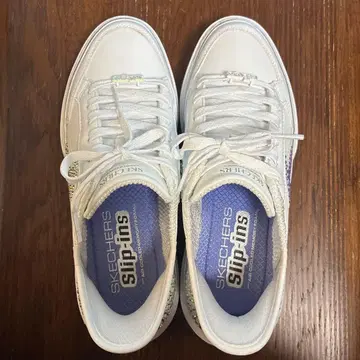 스케쳐스 슬립인 스니커즈 화이트 SKX 24cm