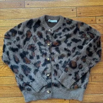 ZARA 레오파드 무늬 모헤어 가디건 M 사이즈